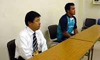 クボタスピアーズ、荻窪監督(左)と山口キャプテン
