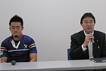 豊田自動織機の田村監督(右)、吉田ゲームキャプテン