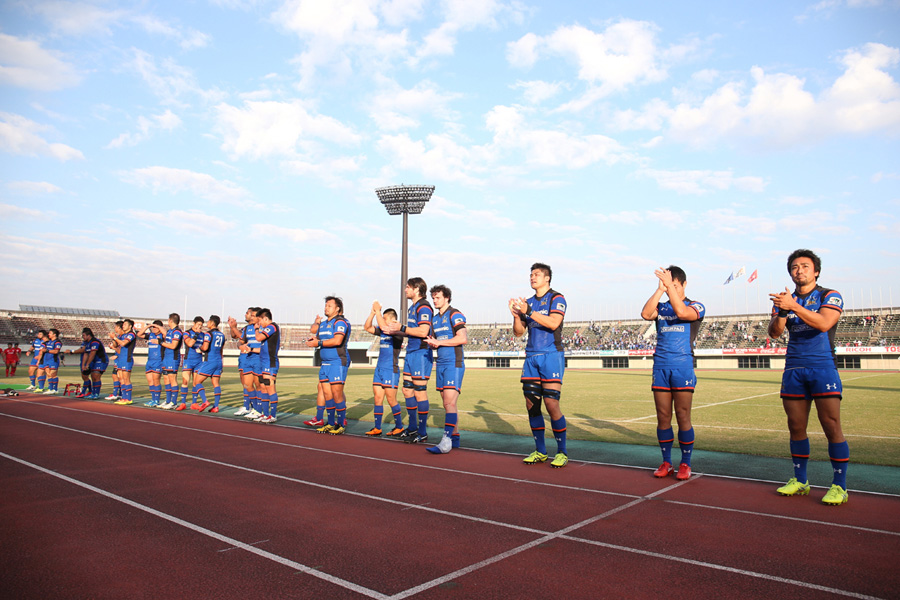 王者パナソニックは今季初の太田での試合。WTB北川（右端）は地元で通算100トライ達成なるか photo by Kenji Demura