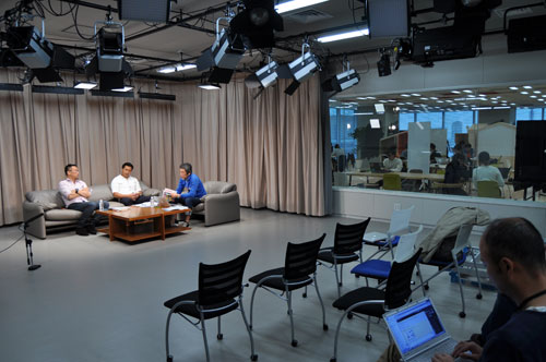 座談会はヤフー本社内「LODGE Studio」で行われた