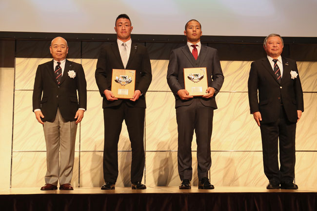ベストファンサービス賞は神戸製鋼(2季ぶり11度目)とリコー(初受賞)が獲得 photo by Kenji Demura