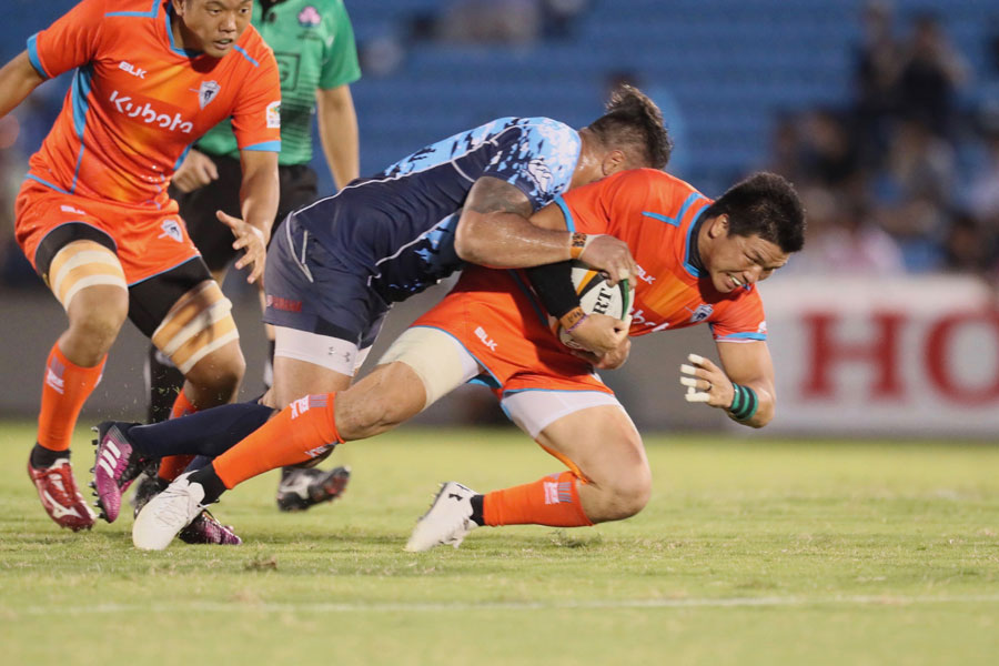 大阪ではクボターキヤノン戦。クボタ大黒柱SO立川はチームを今季初勝利に導けるか photo by Kenji Demura