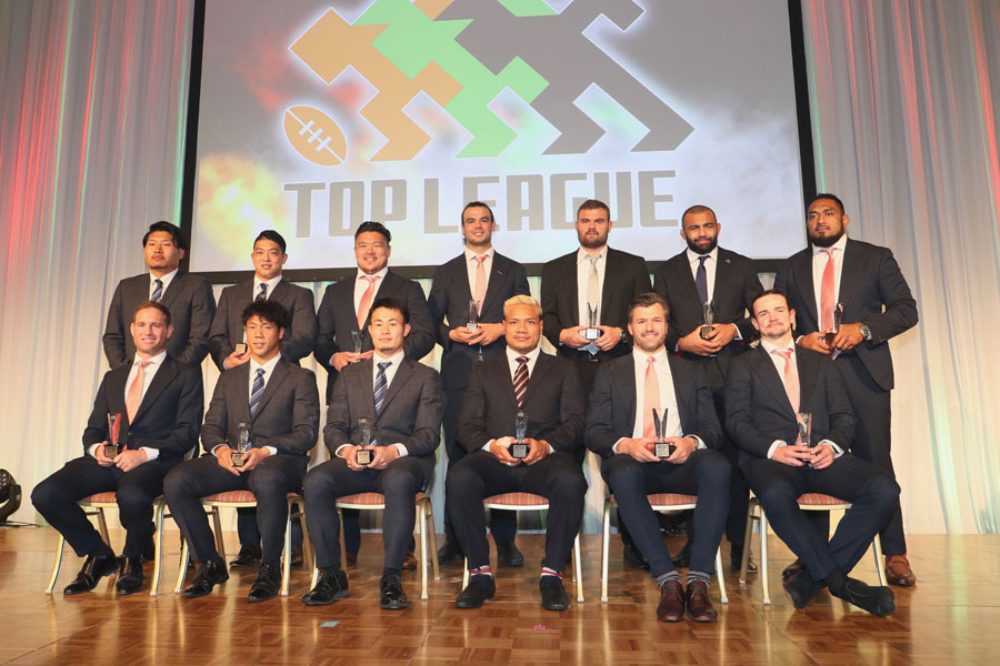 トップリーグ2018 - 2019のベストフィフティーン。神戸製鋼から6人の選出となった photo by Kenji Demura