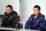 日本IBMビッグブルーの大西ヘッドコーチ(左)、川合主将