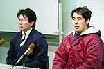 九州電力の神田監督(左)、川嵜主将