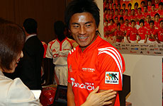 神戸製鋼コベルコスティーラーズの後藤翔太選手。腕を触られて照れくさそうでした