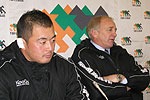 ラブ ヘッドコーチ(右)、安藤バイスキャプテン