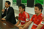 平尾GM兼総監督(左)、後藤キャプテン(中)、マン・オブ・ザ・マッチの大石選手