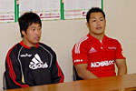 苑田ヘッドコーチ(左)、大橋ゲームキャプテン