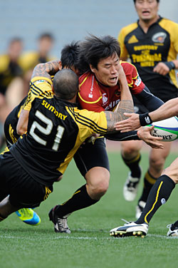 41歳のFB松田も奮闘をみせた東芝だったが、トップリーグ、日本選手権とも4強止まりでシーズンを終えた photo by Kenji Demura (RJP)