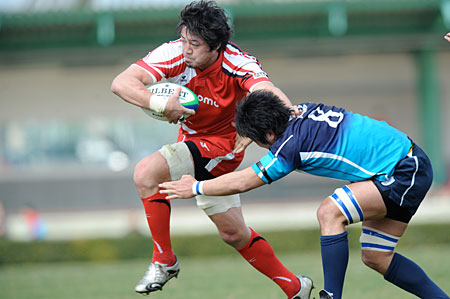 昇格1年目にして残留を勝ち取ったNTTドコモにとって百戦錬磨のNO8箕内の存在は大きかった
photo by Kenji Demura (RJP)