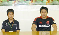 苑田ヘッドコーチ(左)、橋本キャプテン