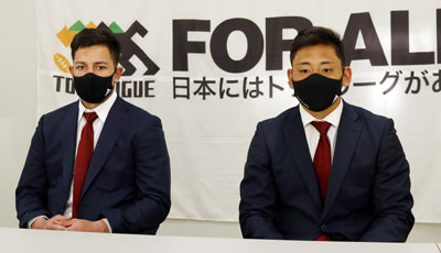 トンプソン選手(左)、高橋選手
